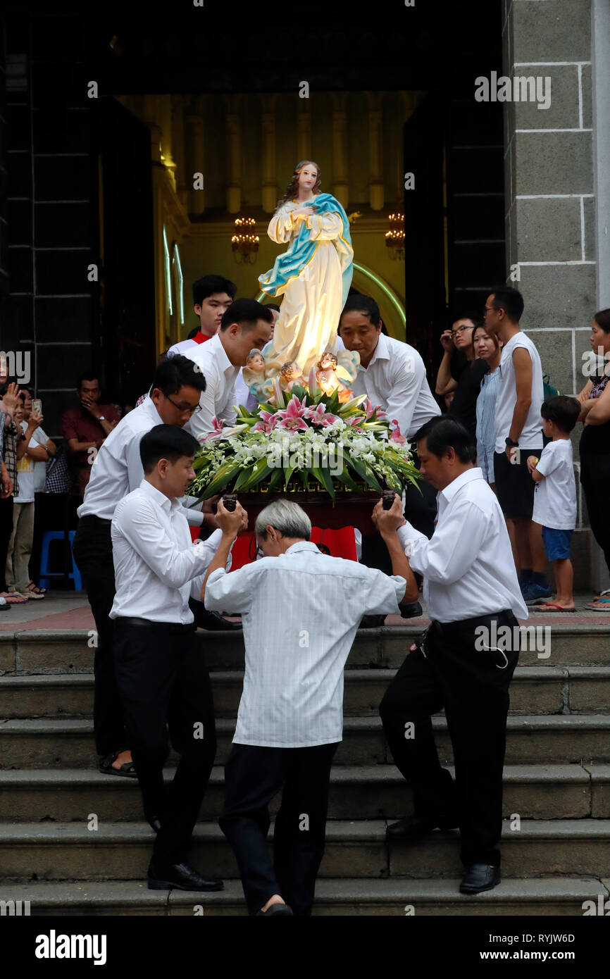 St Philip church ( Huyen Sy Church ).  The feast of the Assumption of the Virgin Mary. Procession.  Ho Chi Minh City.  Vietnam. Stock Photo