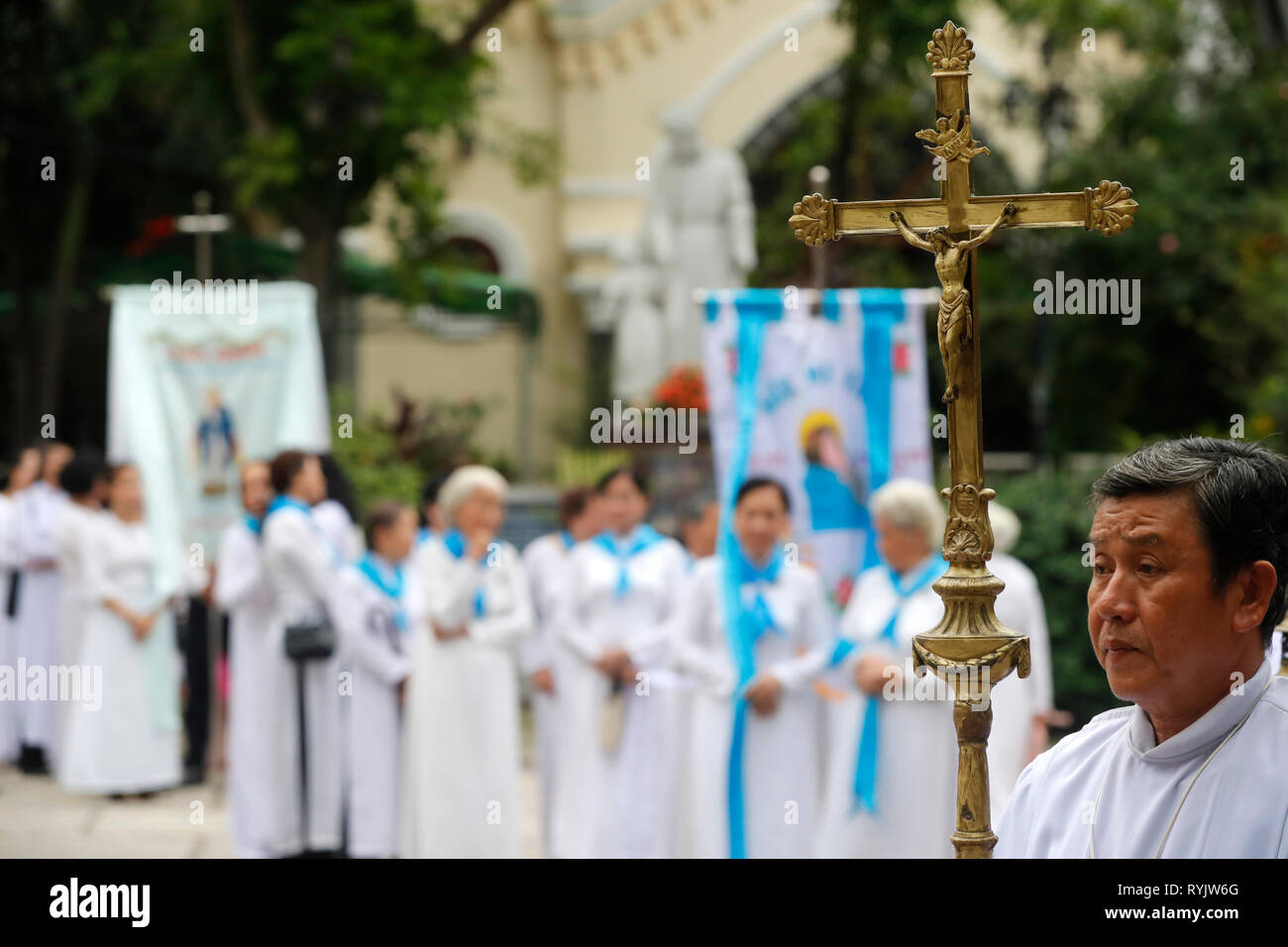 St Philip church ( Huyen Sy Church ).  The feast of the Assumption of the Virgin Mary. Procession.  Ho Chi Minh City.  Vietnam. Stock Photo