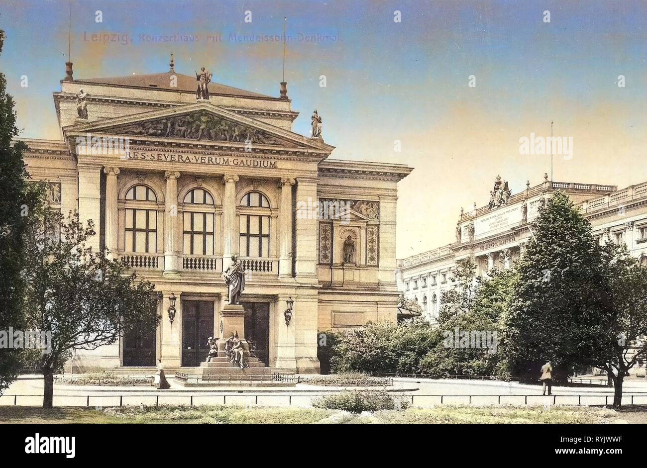 Konzerthaus (2. Gewandhaus zu Leipzig), Mendelssohn-Denkmal (Leipzig), 1911, Leipzig, Konzerthaus und Mendelsohndenkmal Stock Photo