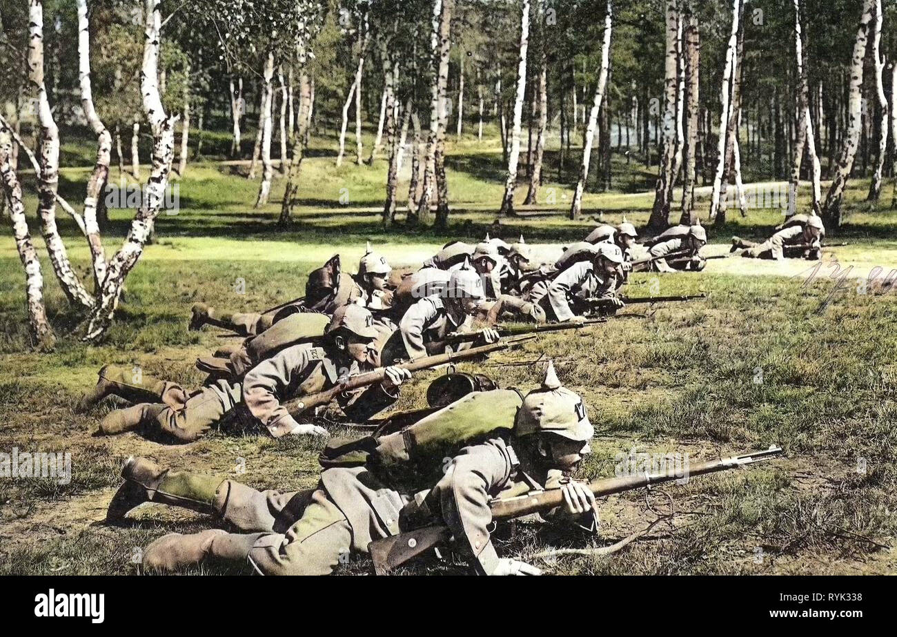 Mauser rifles, 12. Königlich Sächsisches Infanterie-Regiment Nr. 177, Betula in Dresden, Use of weapons, 1914, Dresden, Schützen zum Sprung fertig, Germany Stock Photo