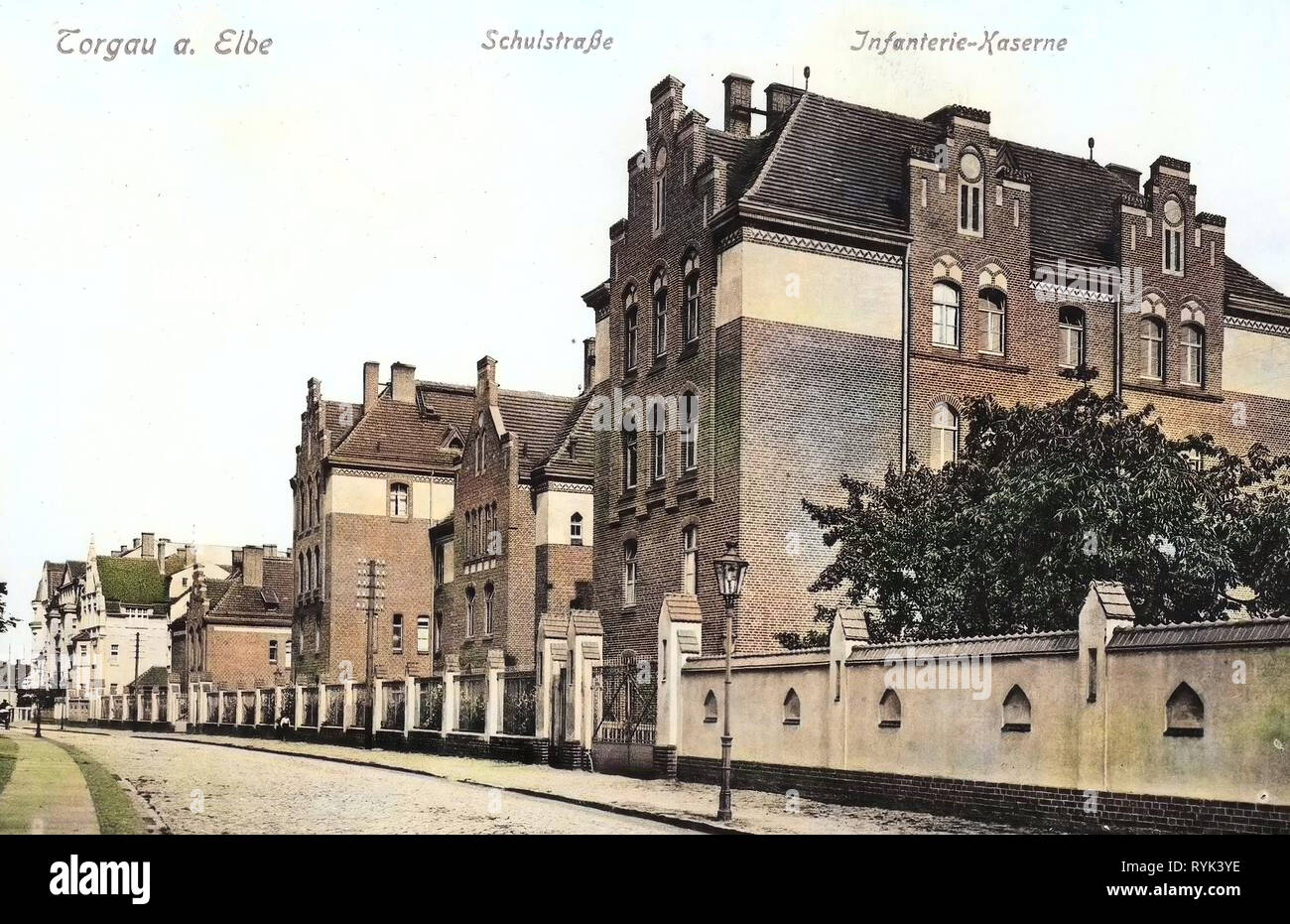 Military facilities of Germany, Barracks in Saxony, Buildings in
