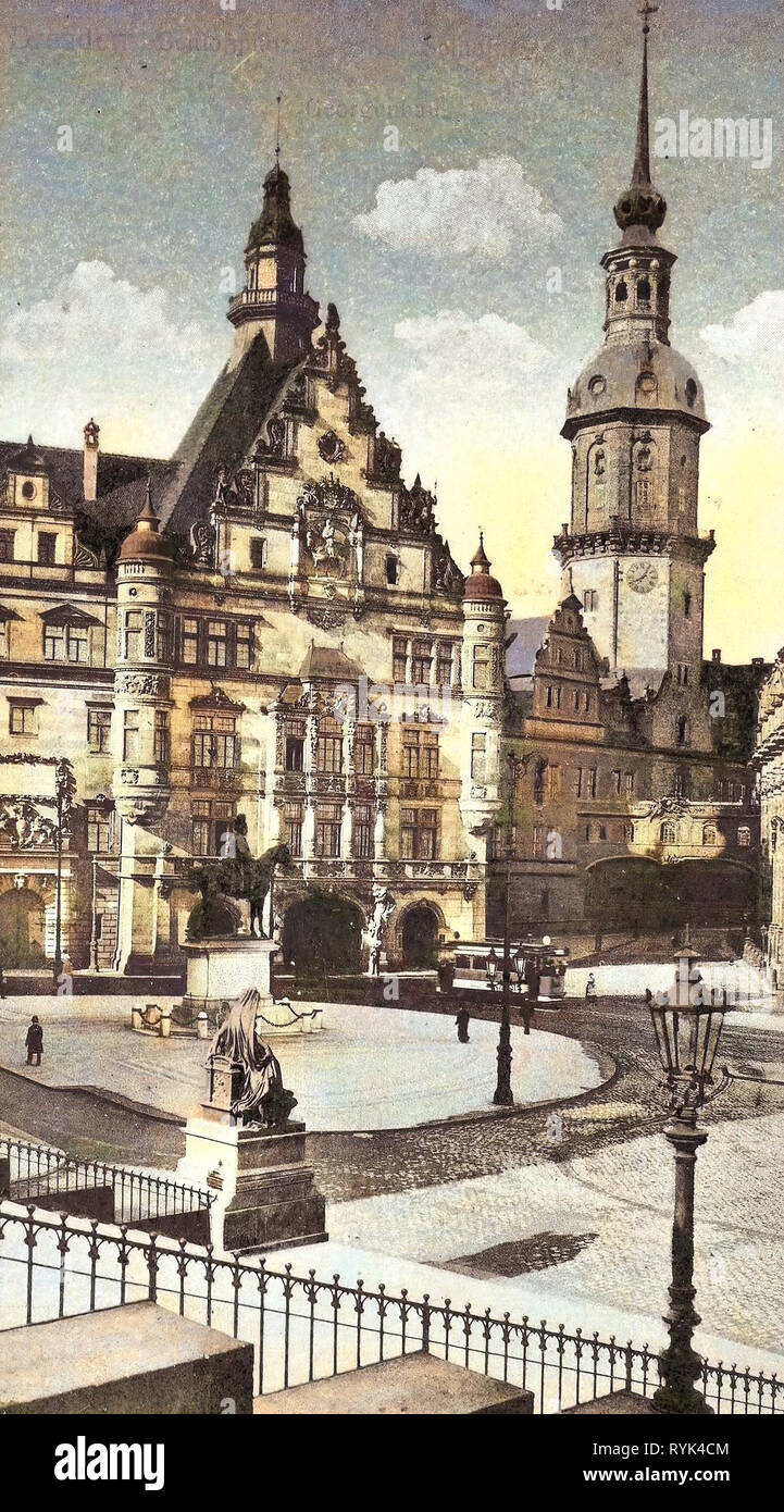 Dresden Castle, Schloßplatz, Dresden, Georgentor, Hausmannsturm, Trams in Dresden, Vier Tageszeiten, Equestrian statues in Saxony, 1914, Königliches Schloß, Germany Stock Photo