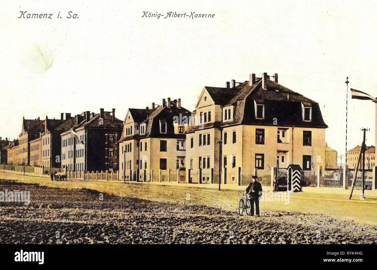 Military facilities of Germany, 13. Königlich Sächsisches Infanterie-Regiment Nr. 178, Sentry boxes in Germany (historical), People with bicycles, Barracks in Saxony, 1915, Landkreis Bautzen, Kamenz, Kaserne des 13. Königlich Sächsischen Infanterie, Regiments Nr. 178 Stock Photo