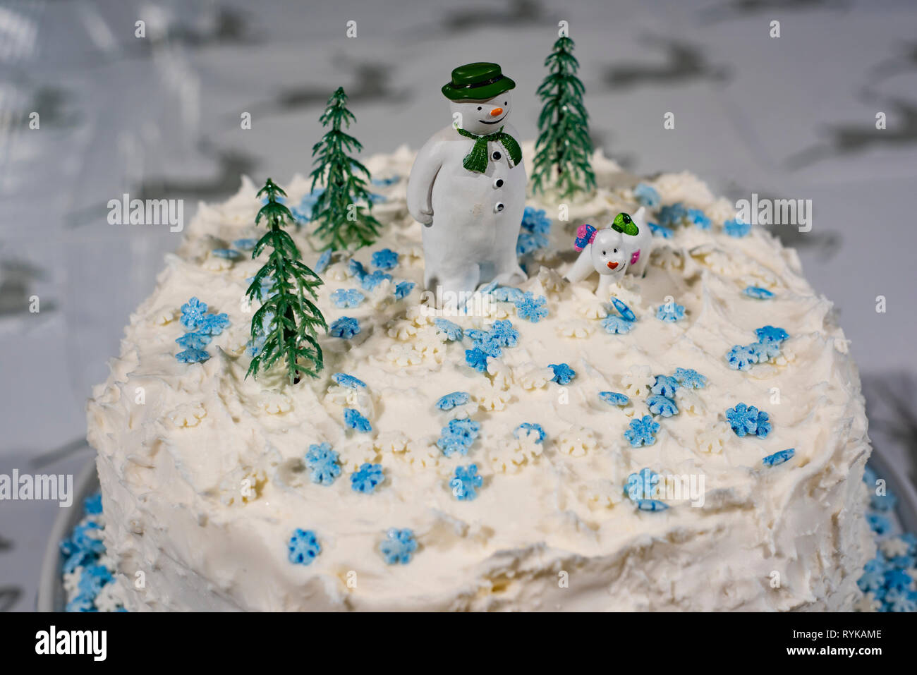The snowman and snow dog Christmas cake, Chipping, Preston,Lancashire. Stock Photo