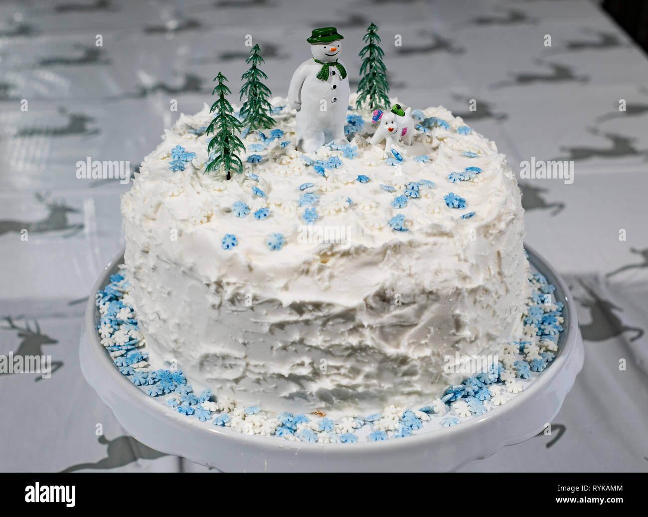 The snowman and snow dog Christmas cake, Chipping, Preston,Lancashire. Stock Photo