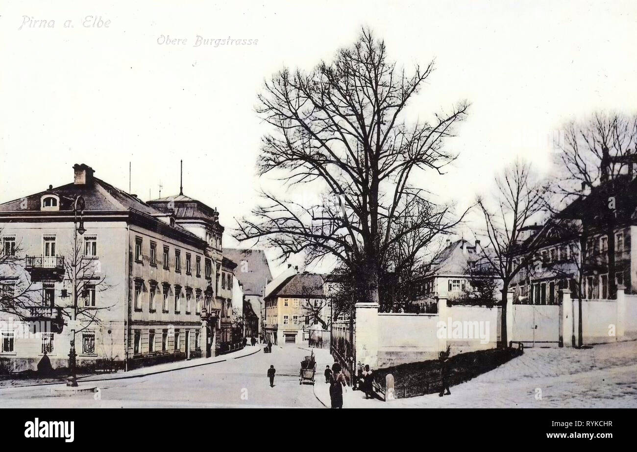 Obere Burgstraße, Pirna, 1915, Landkreis Sächsische Schweiz-Osterzgebirge, 1915 in Pirna, Tischerplatz, Obere Burgstraße 9, Obere Burgstraße 13, People in Pirna, Germany Stock Photo