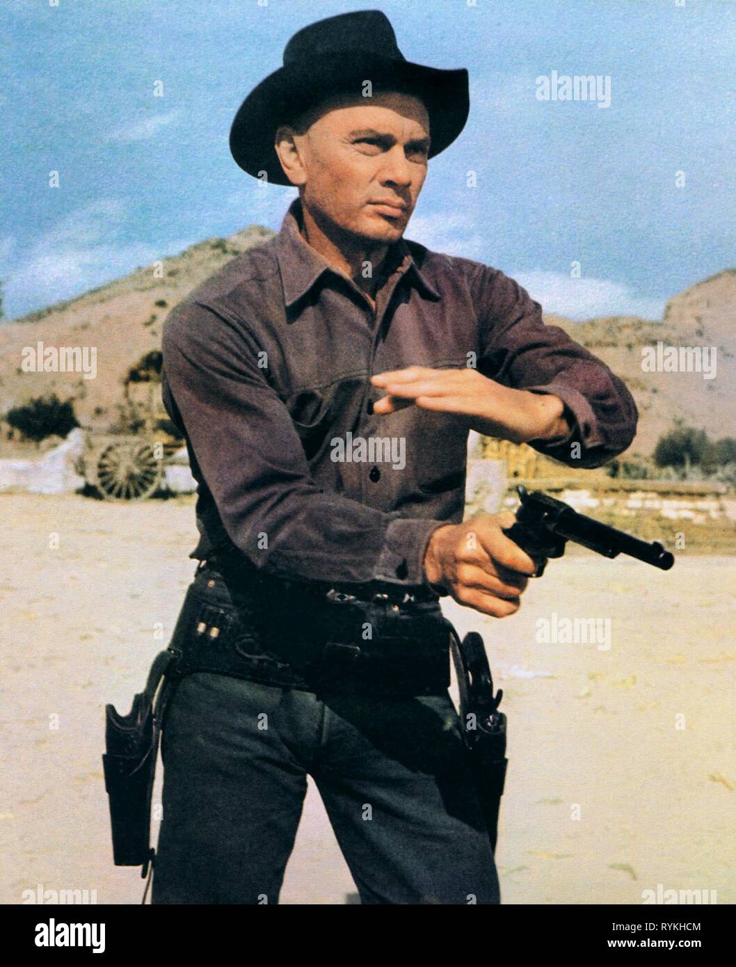 YUL BRYNNER, RETURN OF THE MAGNIFICENT 7, 1966 Stock Photo