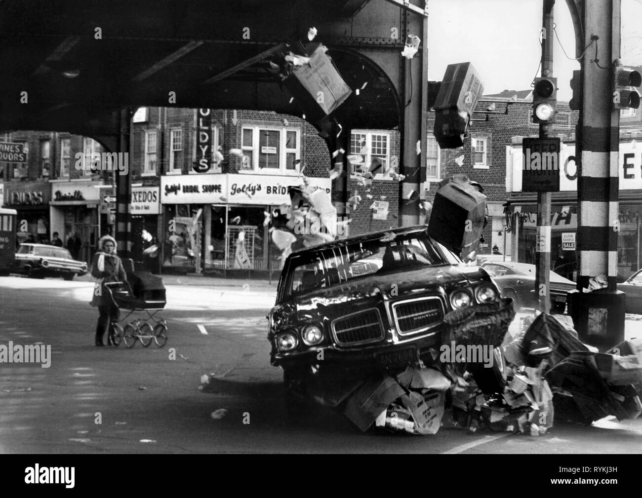 CRASH SCENE, THE FRENCH CONNECTION, 1971 Stock Photo Alamy