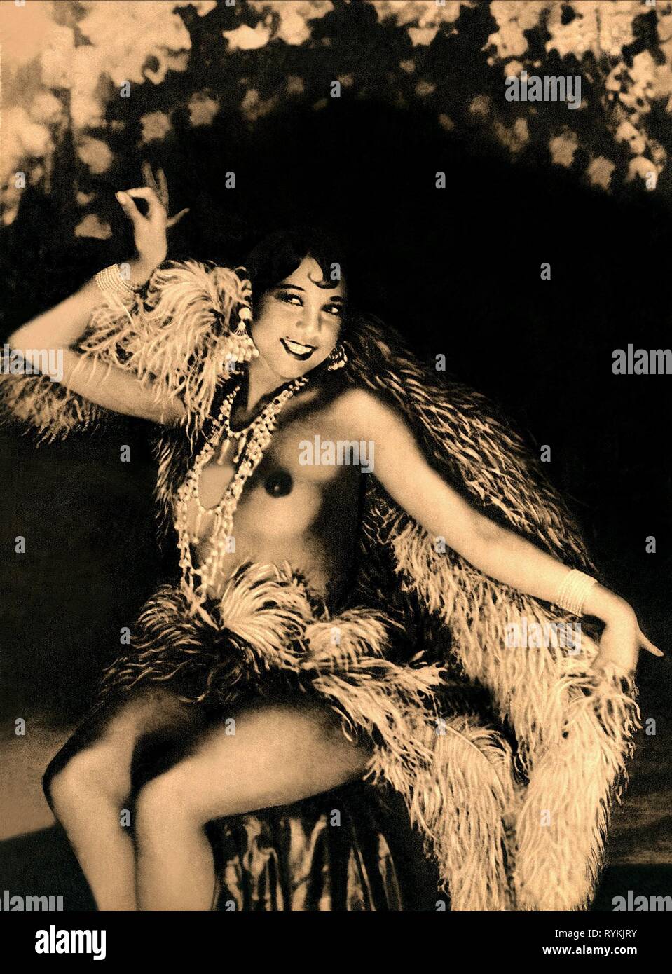 Josephine Baker Siren Of The Tropics 1927 Stock Photo Alamy Josephine Baker Siren Of The Tropics 1927 Stock Photo Alamy