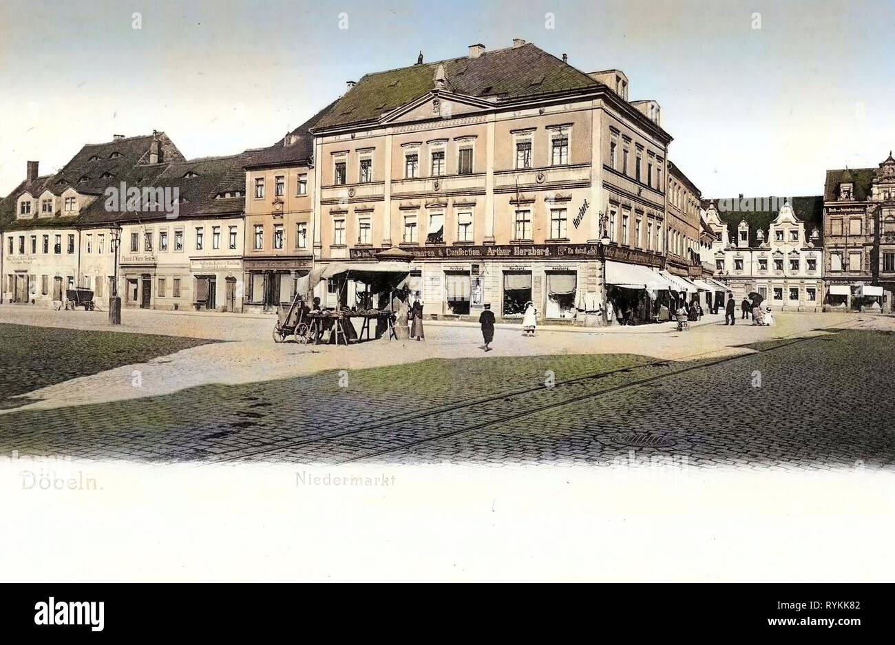 Markets in Saxony, Rail tracks in Germany, Niedermarkt (Döbeln), 1903, Landkreis Mittelsachsen, Döbeln, Niedermarkt mit Marktstand Stock Photo