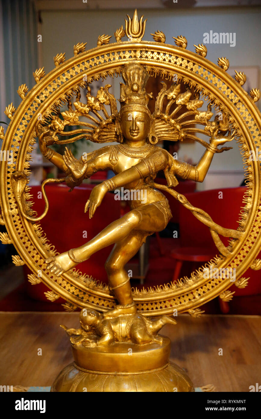 Nataraja statue hi-res stock photography and images - Alamy