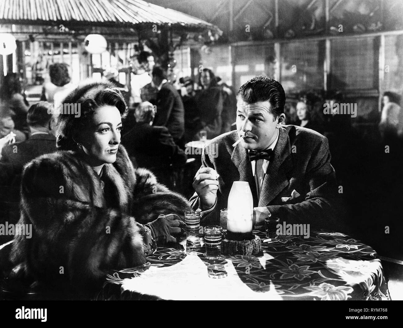 CRAWFORD,CARSON, MILDRED PIERCE, 1945 Stock Photo