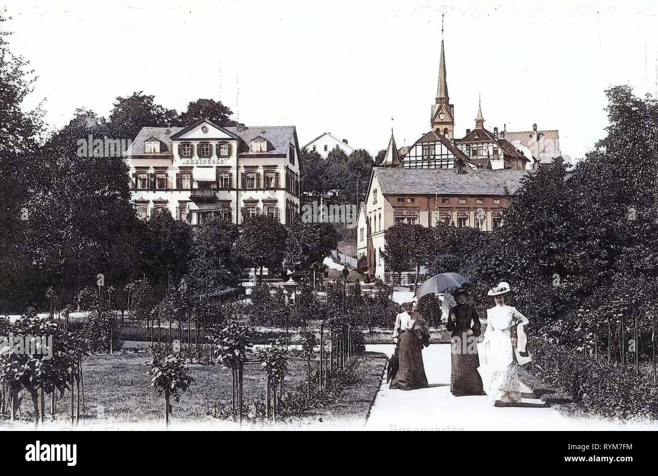 Rose gardens in Germany, 1903, Vogtlandkreis, Bad Elster, Rosengarten mit wandelnden Damen Stock Photo