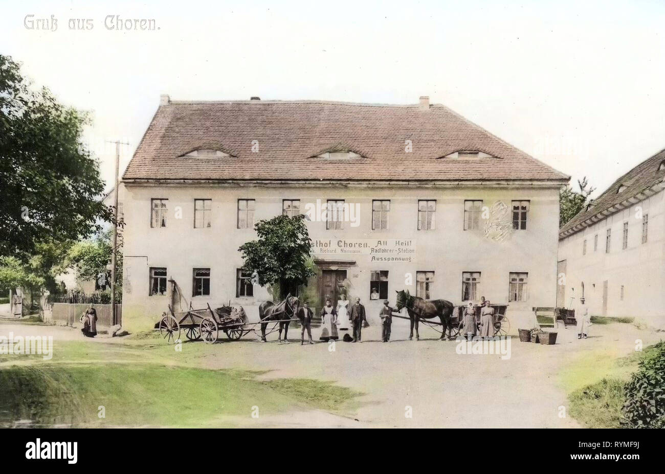 Restaurants in Landkreis Mittelsachsen, Horses of Saxony, Horse-drawn wagons in Germany, Choren (Mochau), 1907, Landkreis Mittelsachsen, Choren, Gasthof mit Pferdegespannen Stock Photo