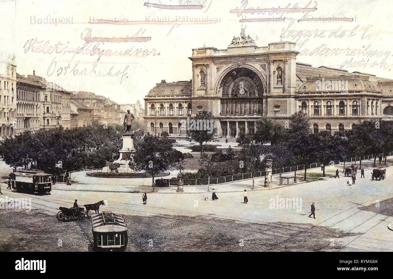 Budapest-Keleti pályaudvar (outside view), Trams in Budapest, 1907, Budapest, Gábor Baross monument in Budapest District VIII, Historical images of Budapest-Keleti pályaudvar, Ostbahnhof mit Straßenbahnen, Hungary Stock Photo