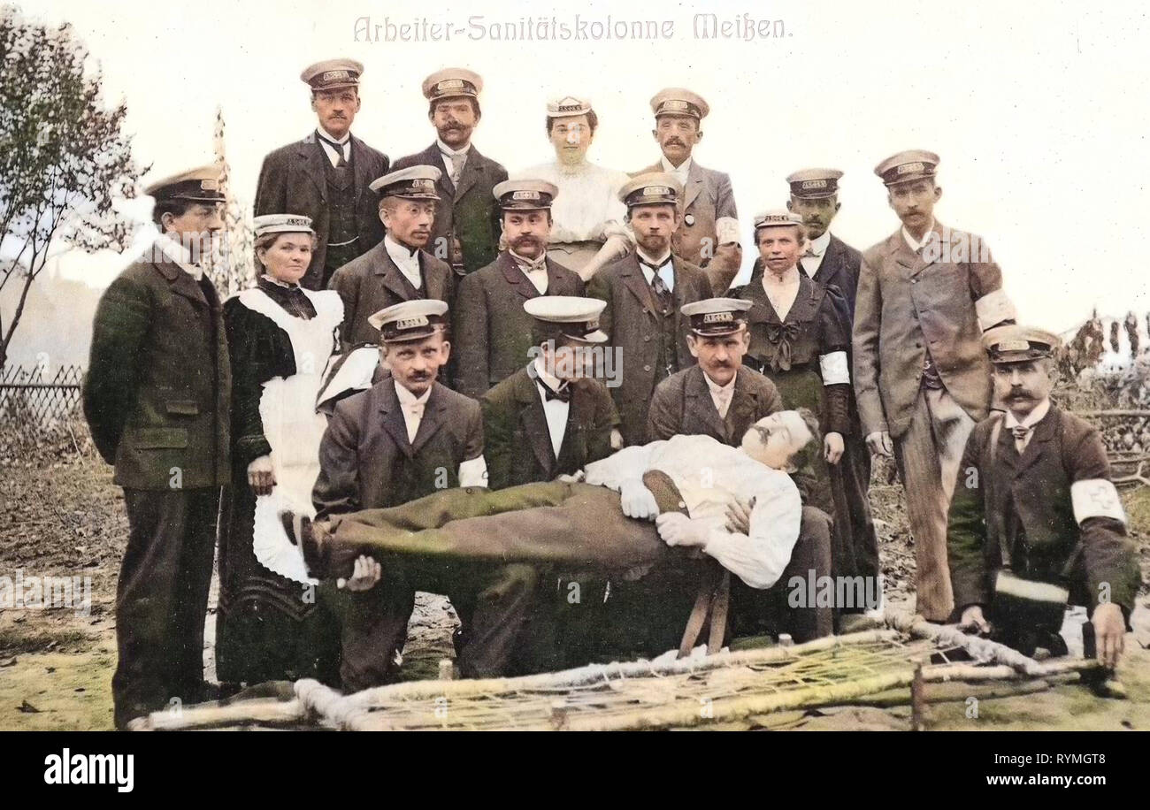 Group portraits with 17 people, Stretchers, Rescue, 1908, Meißen, Arbeiter Sanitätskolonne, Germany Stock Photo