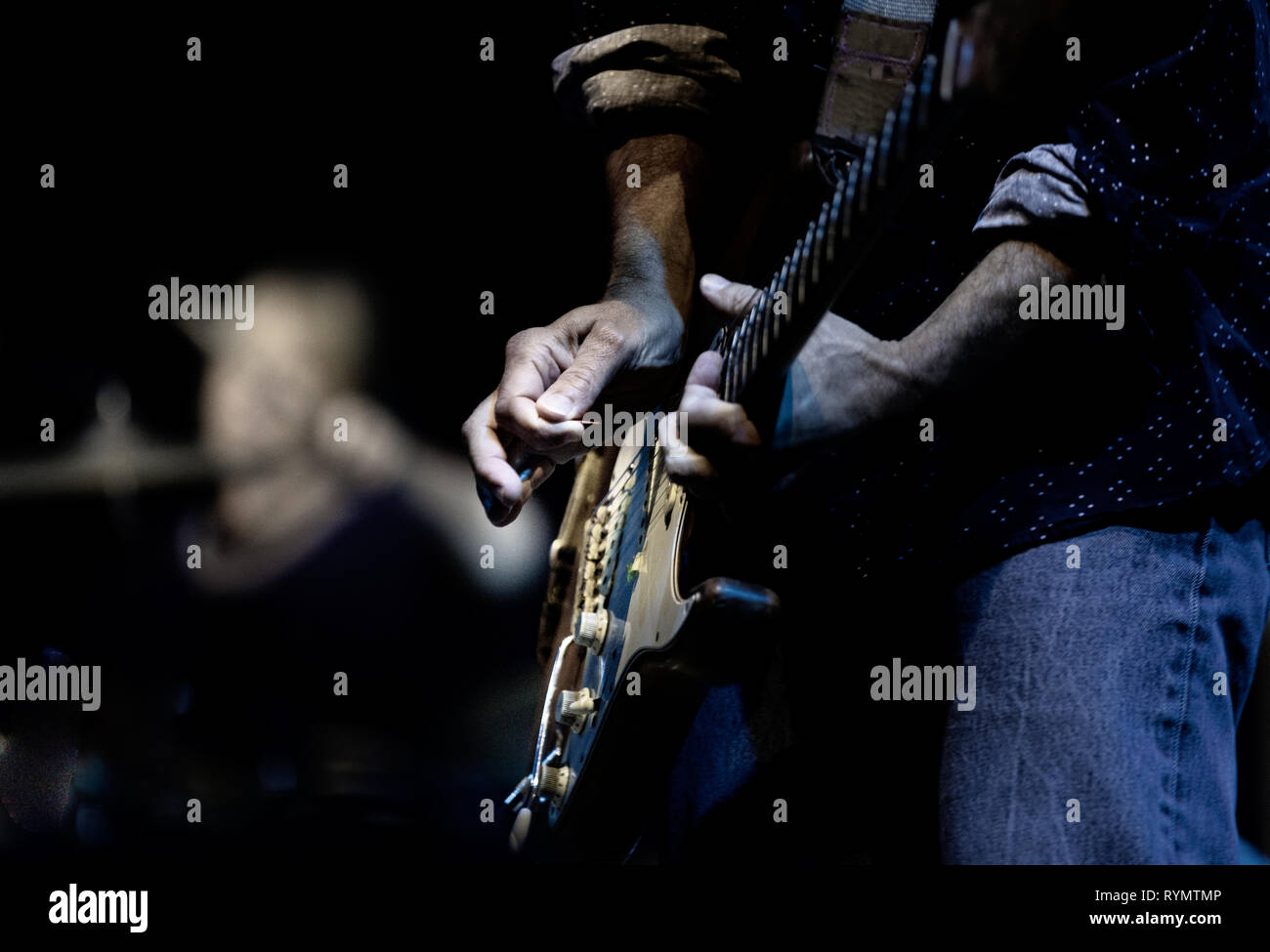 Ira Kaplan playing guitar with yo la Tengo at end of the road festival 2018 Stock Photo Alamy