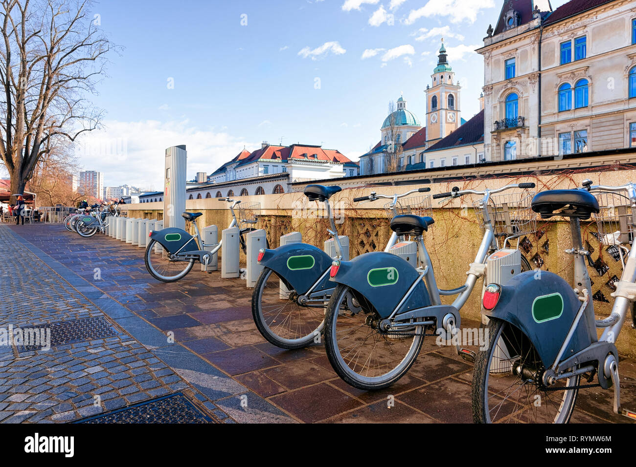 street cycling bikes