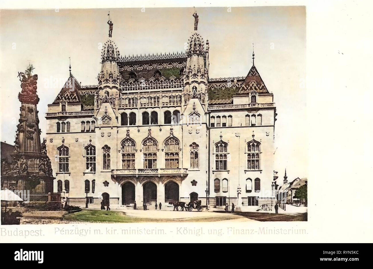 Building of the Hungarian Culture Foundation and the Holy Trinity column, 1904, Budapest, Königlich ungarisches Finanzministerium, Hungary Stock Photo