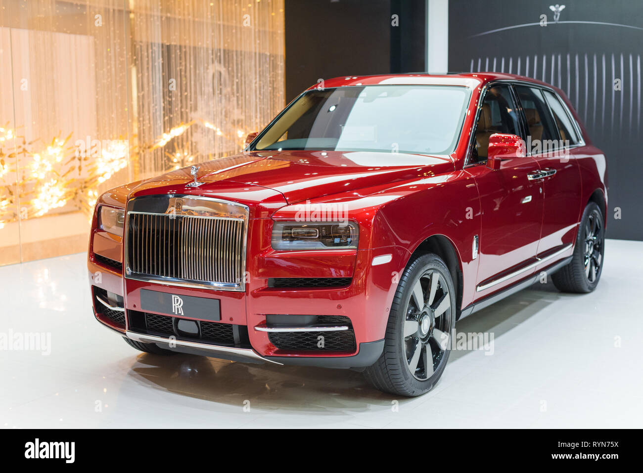 2021 Rolls Royce Cullinan - Limited Edition Luxury SUV by MANSORY 