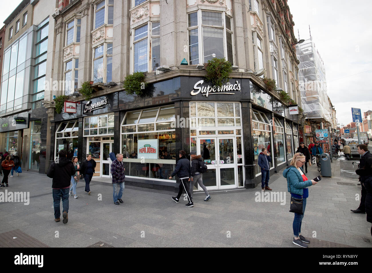 Supermacs oconnell hires stock photography and images Alamy