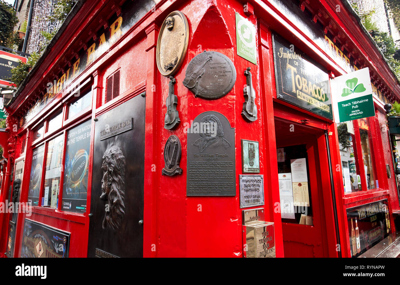Irish bar dublin hi-res stock photography and images - Page 6 - Alamy