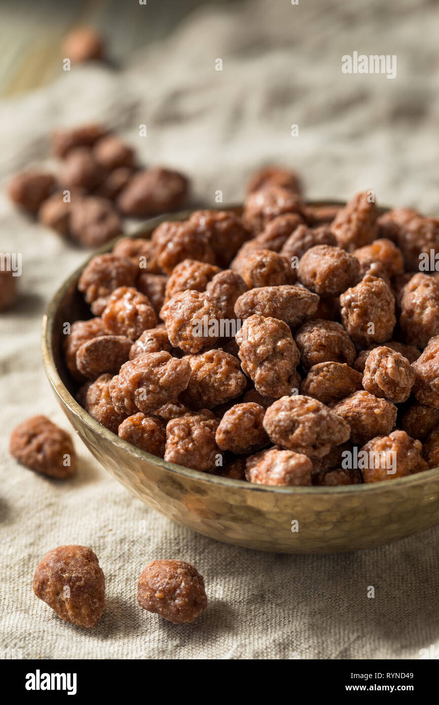 Homemade Cinnamon Sugar Almonds Ready to Eat Stock Photo Alamy