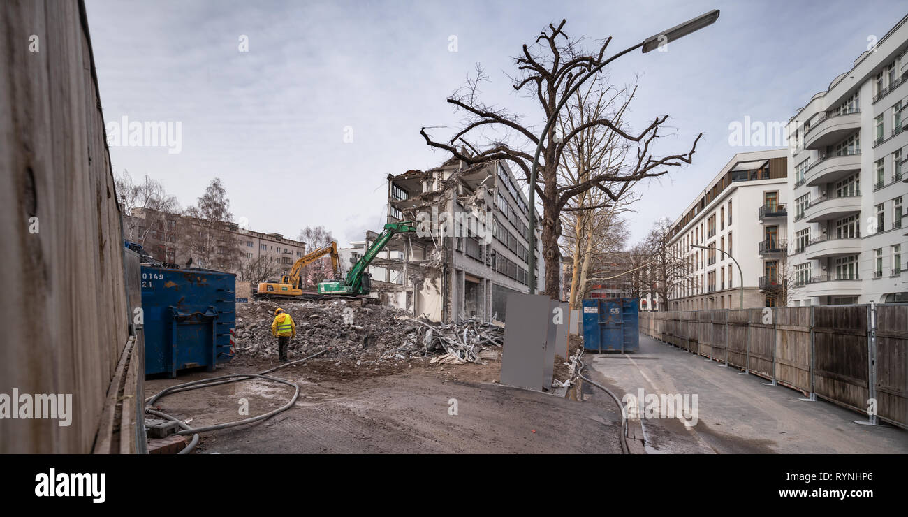 Demolition of a building in Emser Str. in Berlin to make room for the construction of new luxury appartments Stock Photo