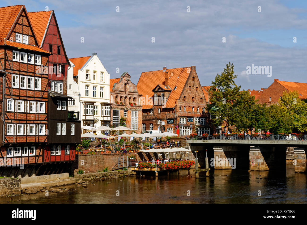 Lüneburg: Häuser in der Altstadt an der Ilmenau, Stintmarkt, Niedersachsen, Deutschland Stock Photo