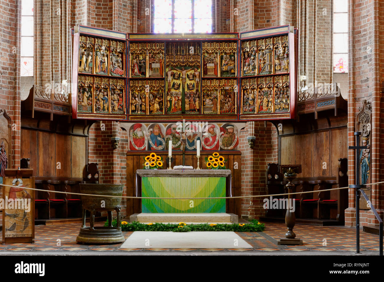 High Altar In Gothic Interior High Resolution Stock Photography and ...