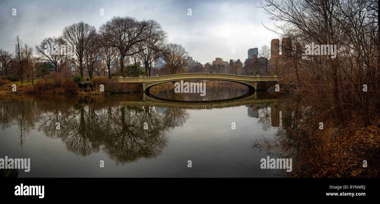 Central park new york city rain hi-res stock photography and images - Alamy