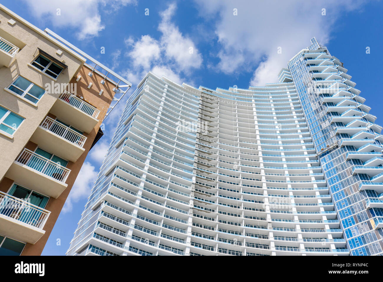 Miami Florida Paramount Bay Water Arquitectonica Building High Rise Skyscraper Skyscrapers Building Buildings Under New Construction Site Building Bui Stock Photo Alamy