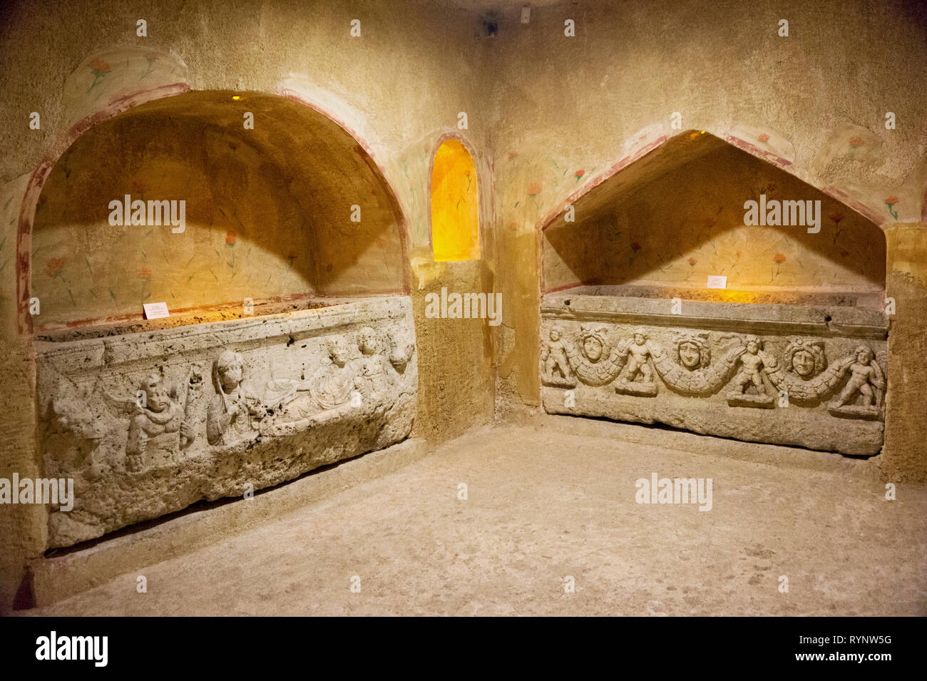 Sapcophagus Limestone, Roman Period, Kilis, Elbeyli, Karacurun Village. Gaziantep Museum Turkey Stock Photo