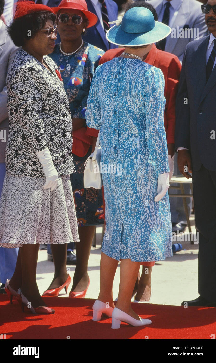 Queen Elizabeth II visit to Queen's College to officiate at the stone laying ceremony for the school's new building. Barbados, Caribbean. 1989 Stock Photo