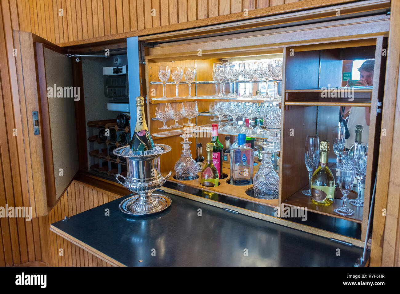 Drinks cabinet in the sun lounge, Royal Yacht Britannia, Port of Leith, Edinburgh, Scotland, UK Stock Photo