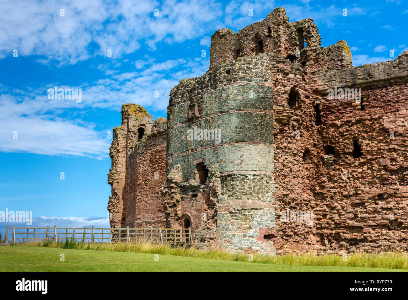 The Mid Tower and Curtain Walls, Tantallon Castle.  Near North Berwick, East Lothian, Scotland, UK Stock Photo