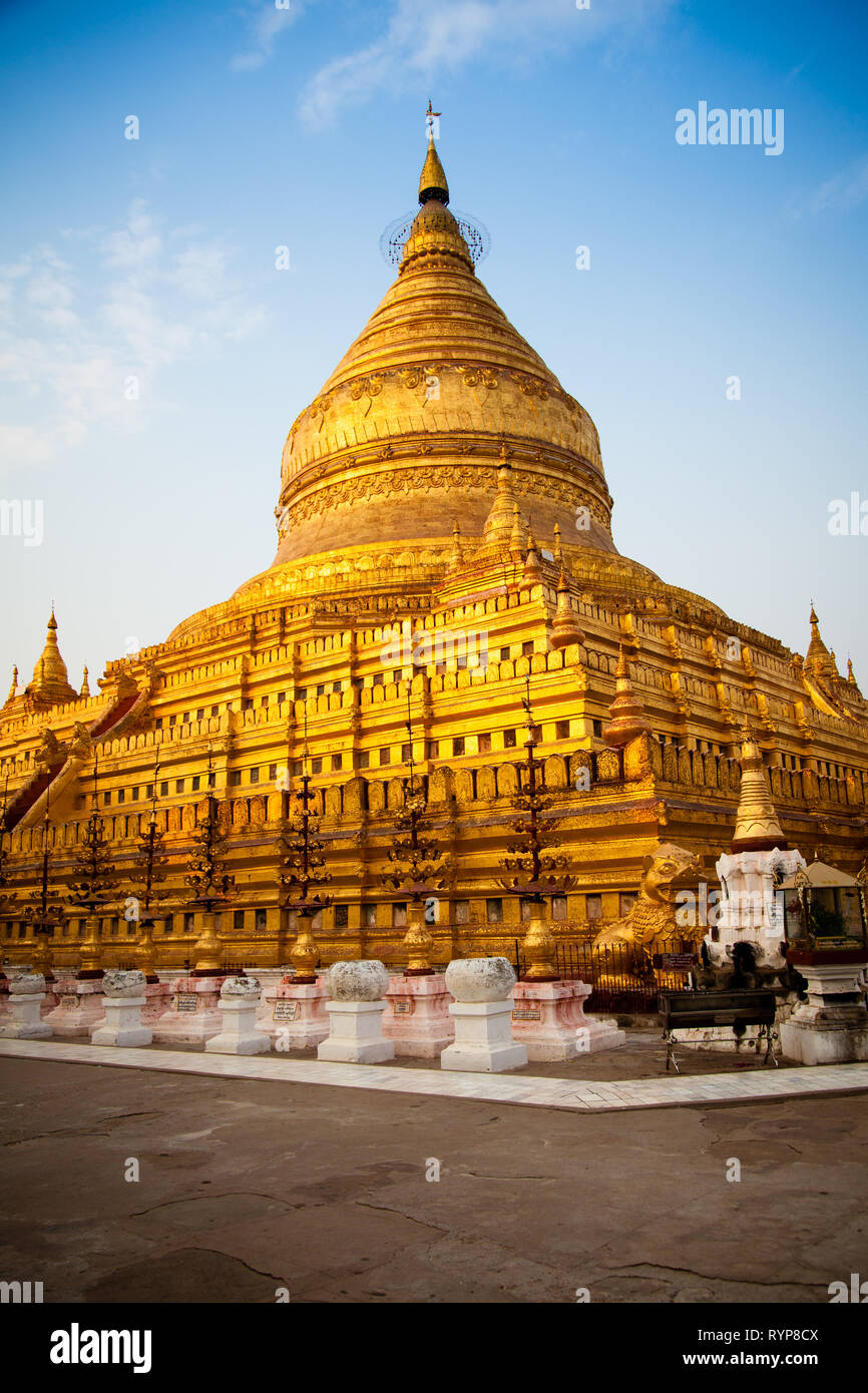 Schwezigon Pagoda at sunset, Bagan, Myanmar Stock Photo