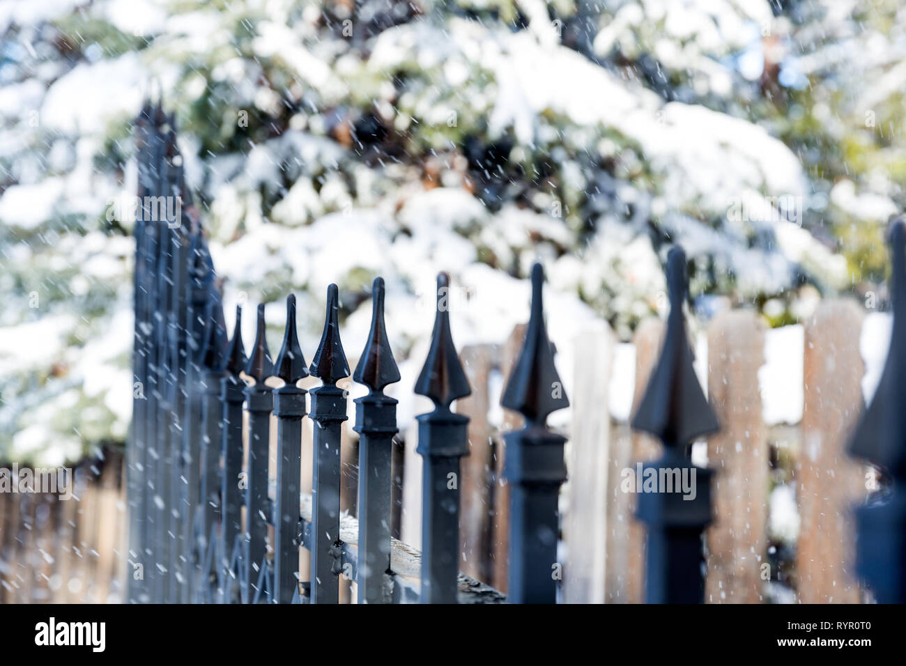 Snow covered wrought iron fence hi-res stock photography and images - Alamy