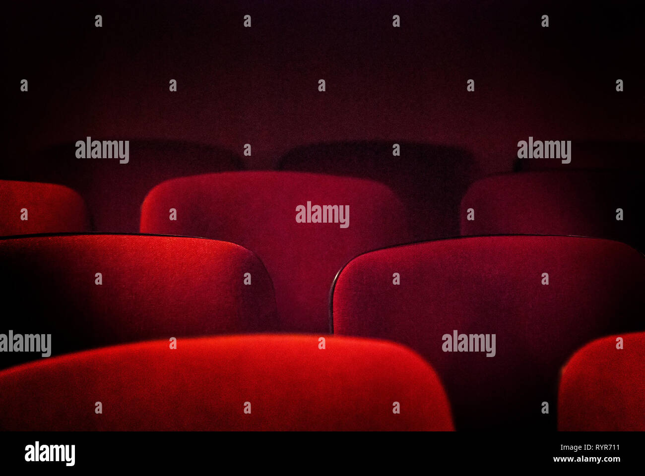 Empty seats theatre hi-res stock photography and images - Alamy