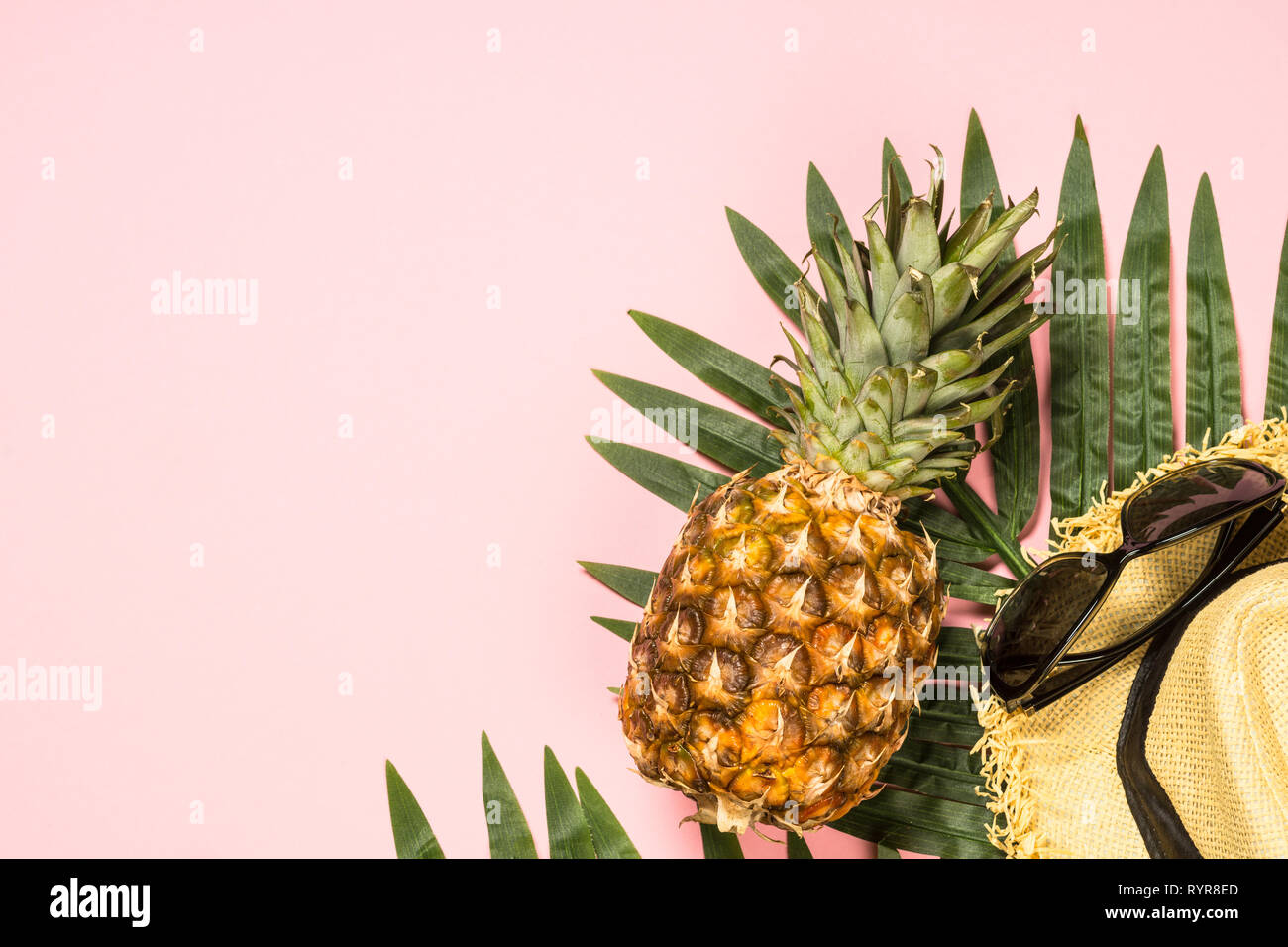Summer flat lay background on pink Stock Photo - Alamy