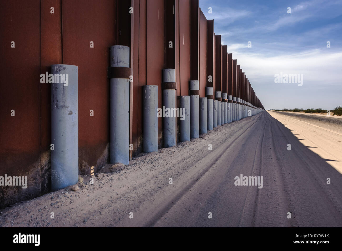 US Border Fence, Yuma Arizona, April 2018 Stock Photo Alamy