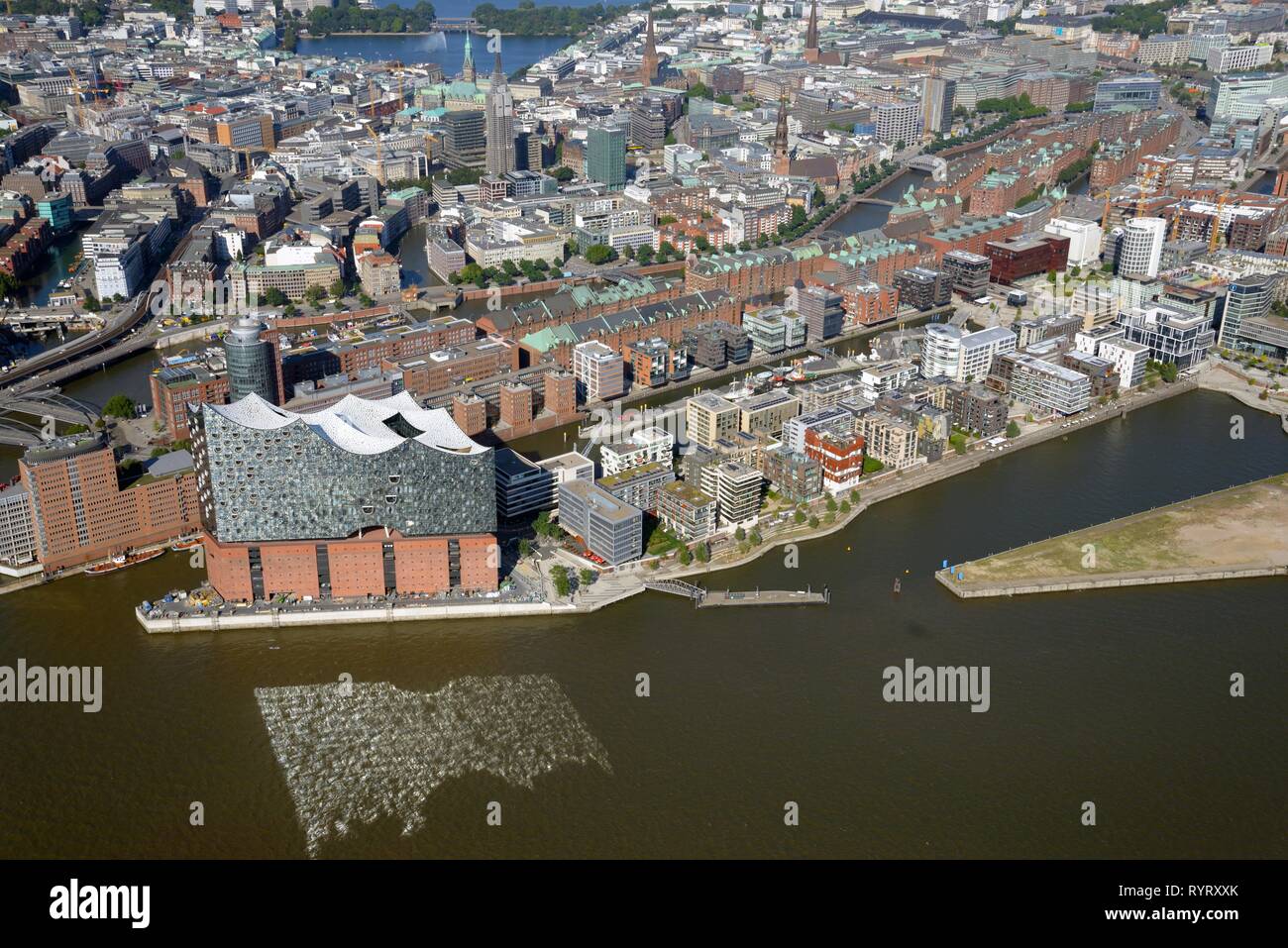 City view with Elbe Philharmonic Hall, Hafencity and Speicherstadt, Hamburg, Germany Stock Photo