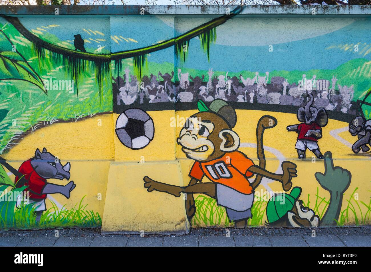 Animals playing football hi-res stock photography and images - Alamy Animals playing football hi-res stock photography and images - Alamy