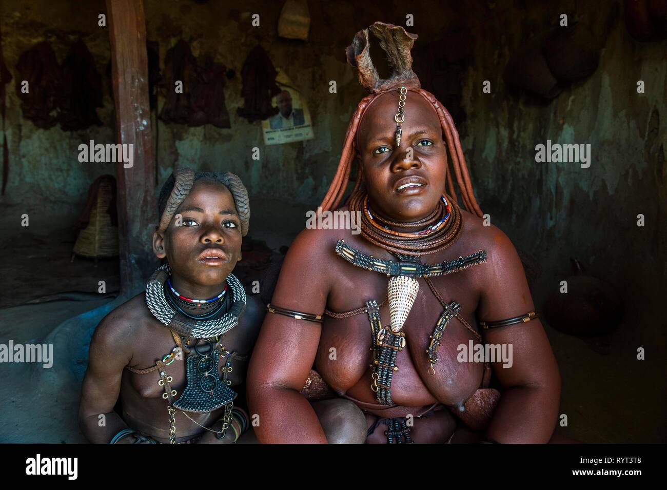 Himba Mother and her daughter, Kaokoland, Namibia Stock Photo