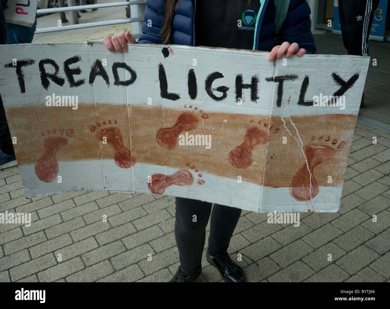 Aberystwyth, UK. 15th Mar, 2019. Schoolchildren, parents and adults demonstrating, as part of worldwide protest, to demand action against climate change in Aberystwyth, Ceredigion, Wales, UK. Credit: Julio Etchart/Alamy Live News Stock Photo