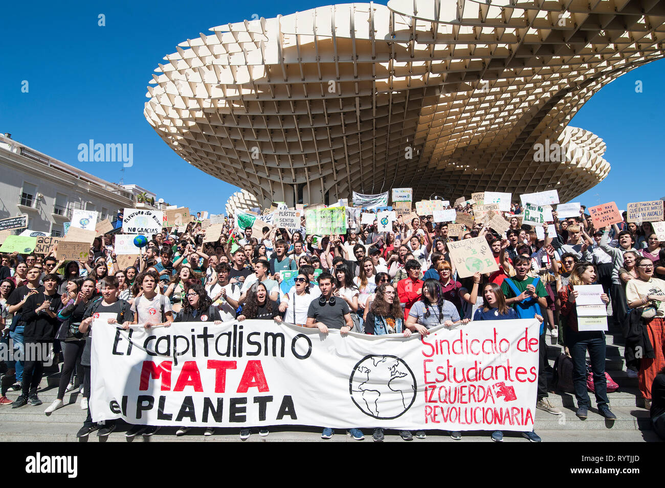 Seville, Spain. 15th Mar 2019. Hundreds of young people took to the street to join the Fridays for Future movement. Demanding that we change politics and save our planet. Worldwide on 16th March 2019 thousands of people marched for better climate policies. Credit: Claudia Wiens/Alamy Live News Stock Photo