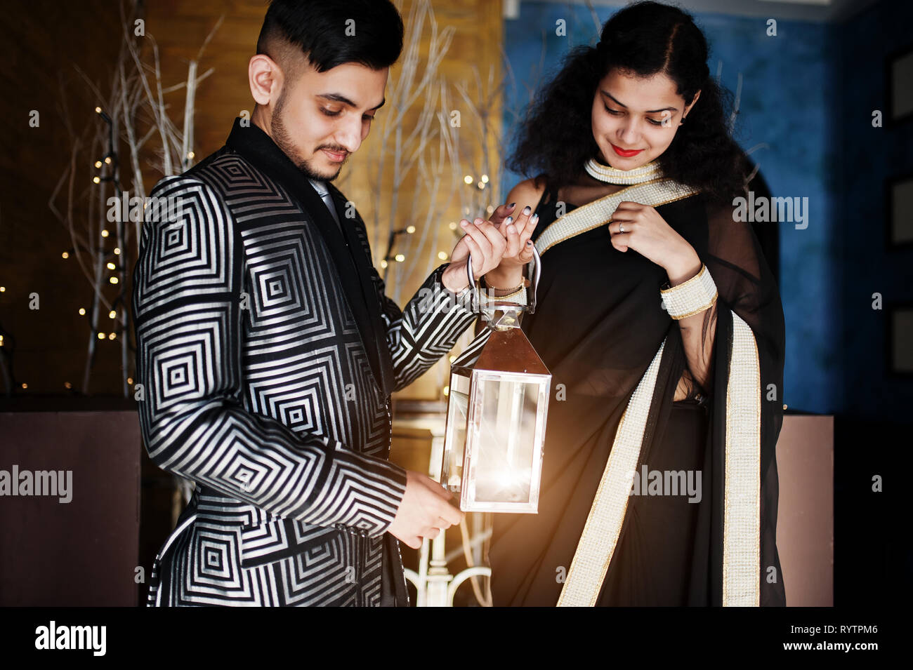 Featured image of post Saree Photo Pose Couple - The couple can stroll along with their hands clasped, adopt a standstill pose with their fingers intertwined.