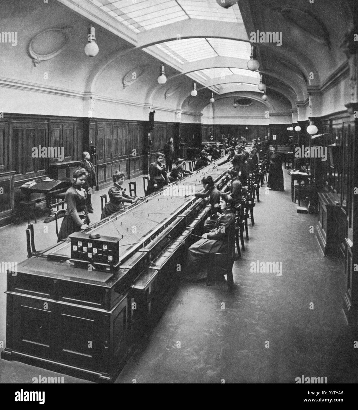 mail, telephone, long distance operator, switchboard table, telecommunications exchange in Berlin, 1906, Additional-Rights-Clearance-Info-Not-Available Stock Photo
