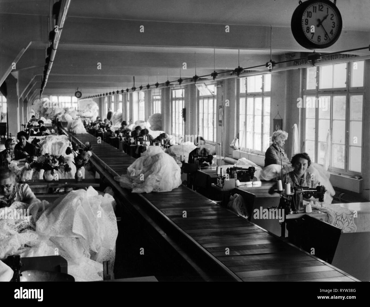 industry, textiles, tailoring, factory for curtains, Plauen, GDR, 1962, Additional-Rights-Clearance-Info-Not-Available Stock Photo