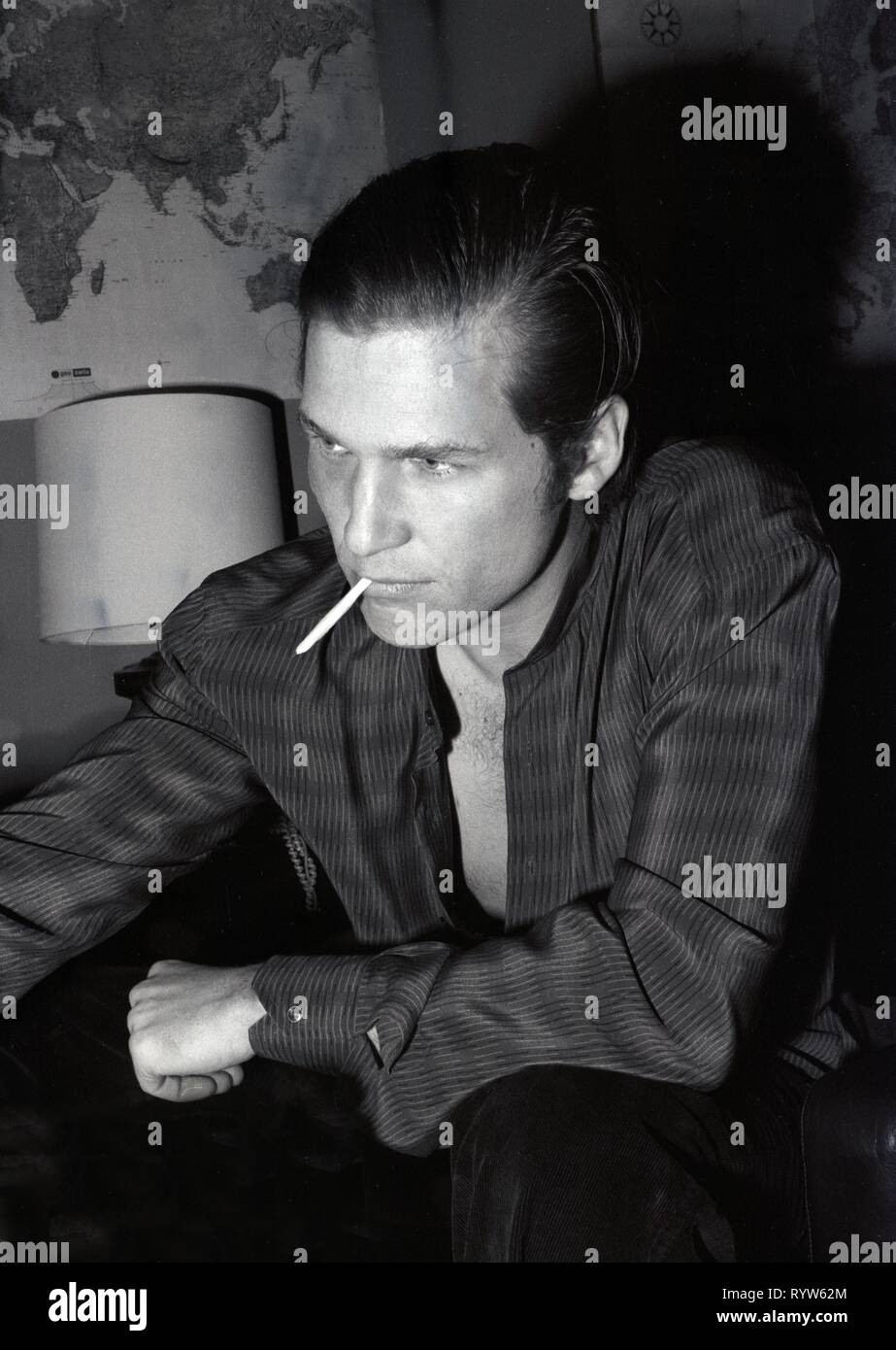 1970s man with cigarette hi-res stock photography and images - Alamy